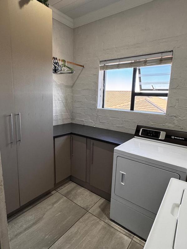 4 Bedroom Property for Sale in Monte Christo Western Cape